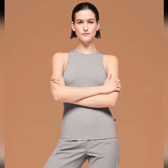 On Clouds Tops - On Cloud Running Women's Movement Sleeveless Tank Size Small